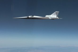 X-59 da NASA em voo supersónico