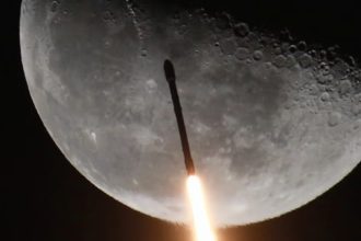 Falcon 9 colide com a Lua