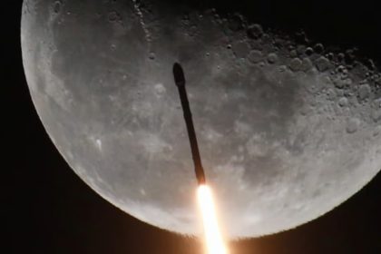 Falcon 9 colide com a Lua
