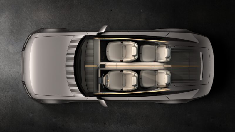 Interior do Jaguar Type 01 com coluna central